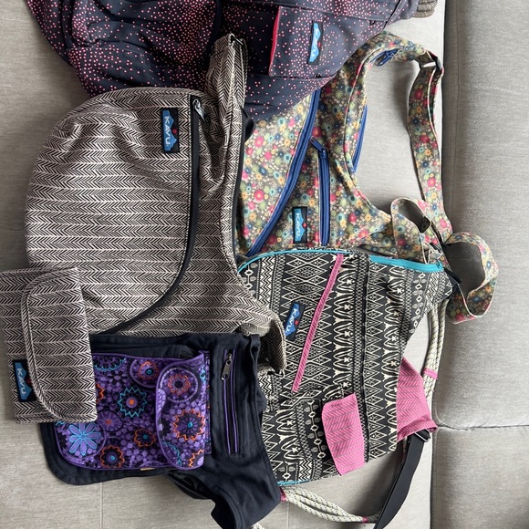 Bundle Kavu sling bags. Gently used. Selling as a bundle - Picture 7 of 8